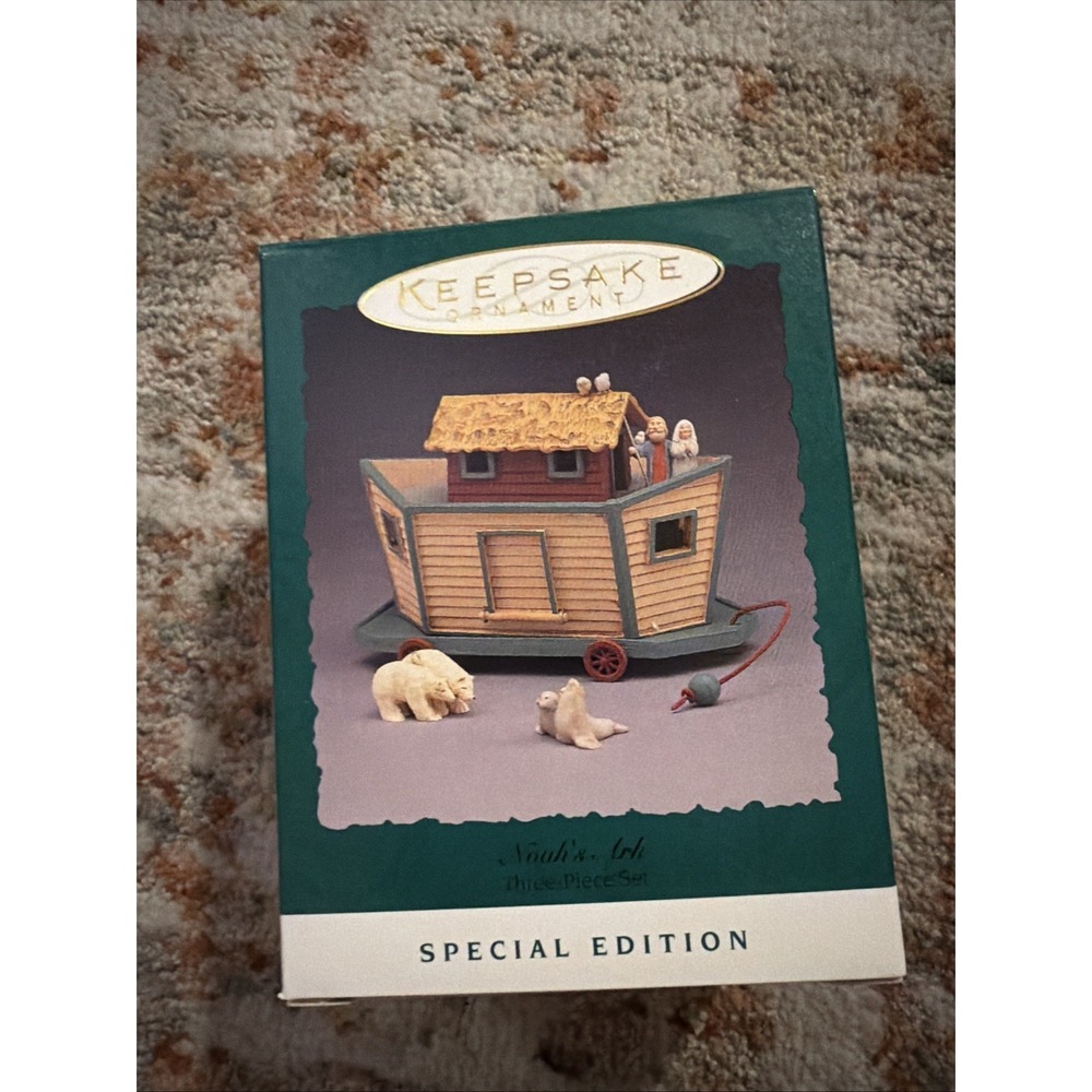 Hallmark Keepsake Noah's Ark Special Edition ornaments + 4 miniature animals NEW